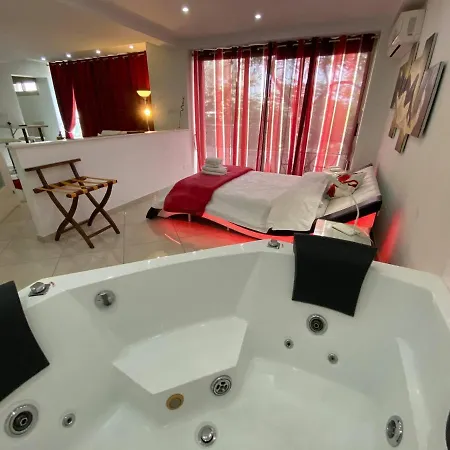 Apartament Mesogios House *