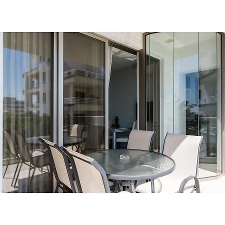 Апартаменты Mesogios House