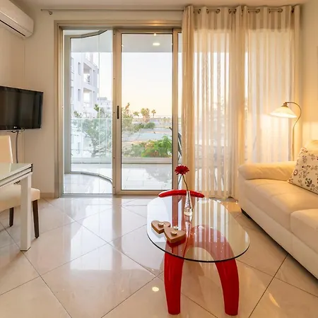 Mesogios House Апартаменты