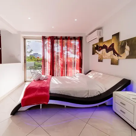 Апартаменты Mesogios House