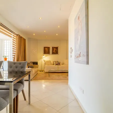 Mesogios House Апартаменты Ларнака