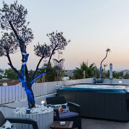 Mesogios House Апартаменты Ларнака