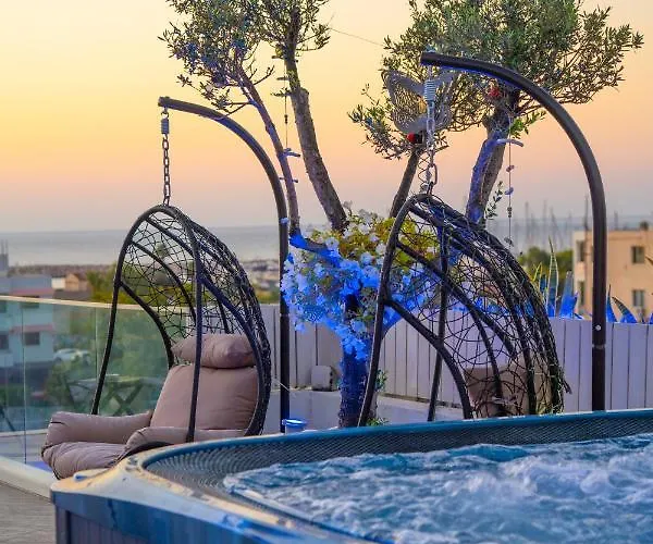 Mesogios House Appartamento Larnaca